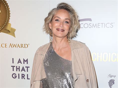 Sharon Stone canon en bikini à ans Closer