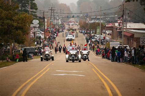 Clinton Chamber Christmas Parade - Clinton Chamber