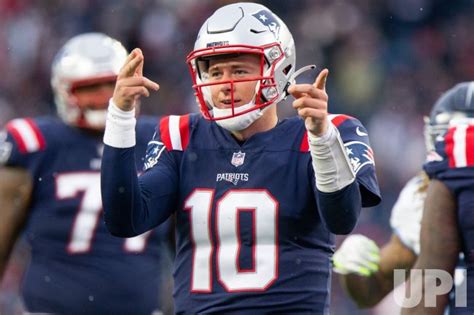 Photo Patriots Jones Celebrates First Down Against Titans