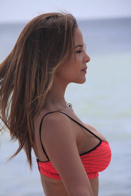 Bikini Model Bellisima AI Enhanced Pink 019 Topaz Sharpen Porn Pic