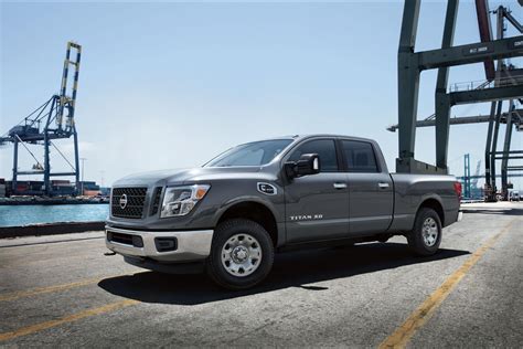 Nissan Titan Vs Nissan Titan Xd Brotherly Pickup Truck Battle