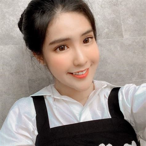 Hot girl miền Tây được báo quốc tế khen ngợi đẹp dịu dàng gợi cảm bên