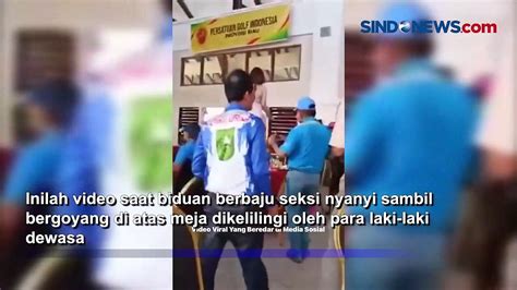 Viral Aksi Biduan Seksi Goyang Di Atas Meja Saat Acara Golf Di Riau