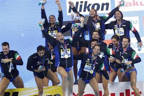 Pallanuoto Italia Batte Spagna 10 5 Il Settebello è Campione Del Mondo La Voce D Italia