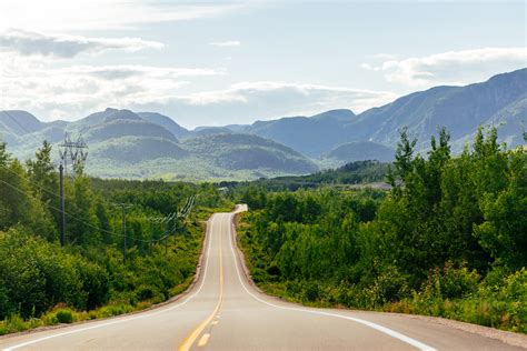 10 Perfect Fall Hikes Near Montreal | Skyscanner Canada