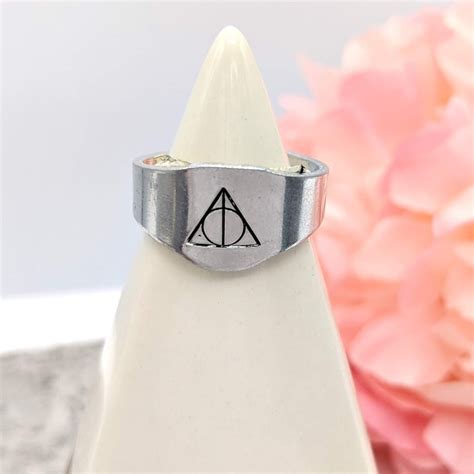 Harry Potter Deathly Hallows Ring - Eventeny