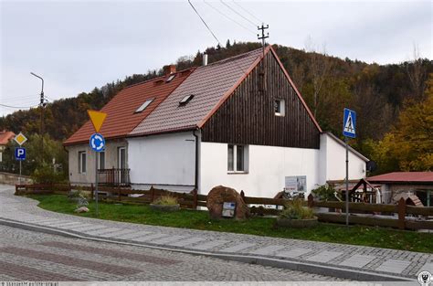 Dom Nr Ul Kolejowa Bardo Zdj Cia