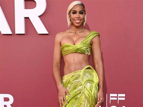 20 Of The Most Daring Outfits Ever Worn At The Annual Cannes Amfar Gala Business Insider India