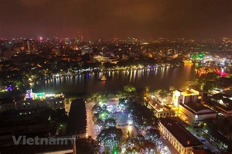 Fireworks light up Hanoi sky on New Year Eve