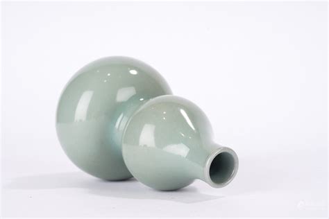 51BidLive Chinese Celadon Glazed Double Gourd Vase