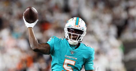 Dolphins Rumors Teddy Bridgewaters Injury Believed To Be Broken