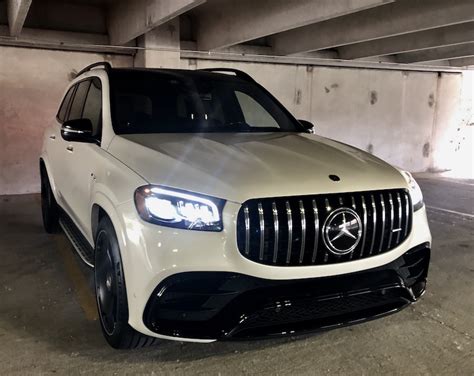 The Super Luxe Mercedes Benz Amg Gls 63 3 Row Suv Is All That A Girls Guide To Cars