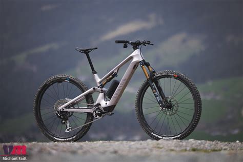 Canyon Neuron ONfly CF LTD In The Test Versatile Light E MTB At An