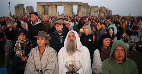 Summer Solstice S Spiritual Meaning And Why People Go To Stonehenge