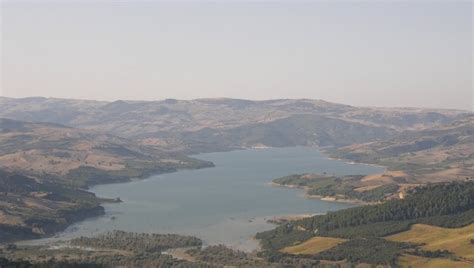 Il Sud nella morsa siccità il lago di Occhito ha perso un milione di