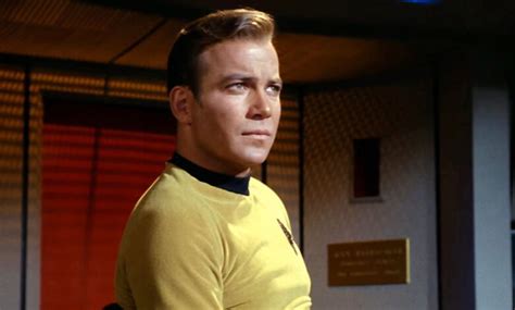 William Shatner felicita al capitán Kirk de Star Trek Strange New