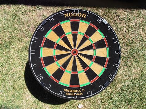 NODOR SUPABULL II VINTAGE PROFESSIONAL DART BOARD WITH 3 DARTS + 3 NEW ...