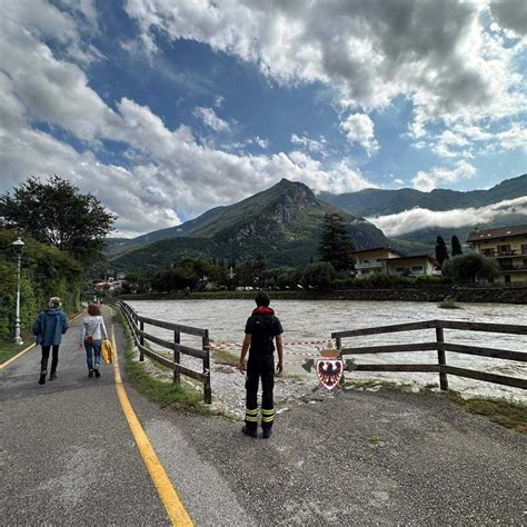 Il Fiume Sarca In Piena Diversi Gli Interventi Dei Vigili Del Fuoco Di