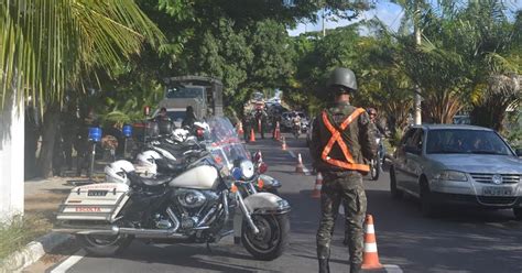 Rabiscos do Samuel Junior Polícia do Exército é empregada na Operação