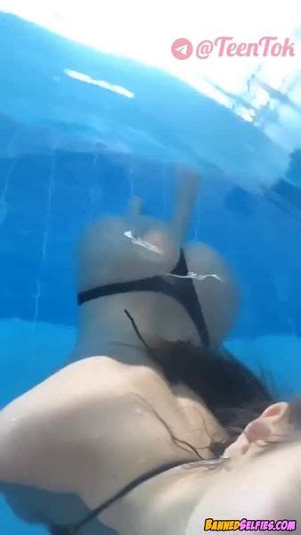 Hailey Sexy Babe Strips Bannedselfies