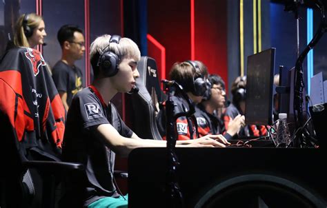 Phong V Buffalo Secures Final Spot For The Msi Group Stage One