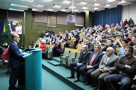 RAMIZ SALKIĆ ODRŽAO PREDAVANJE U GAZI HUSREV BEGOVOJ MEDRESI U SARAJEVU