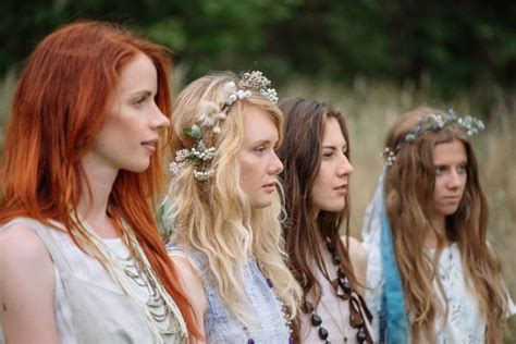 Pin by Полина on По ту сторону реки | Vintage hairstyles for long hair ...