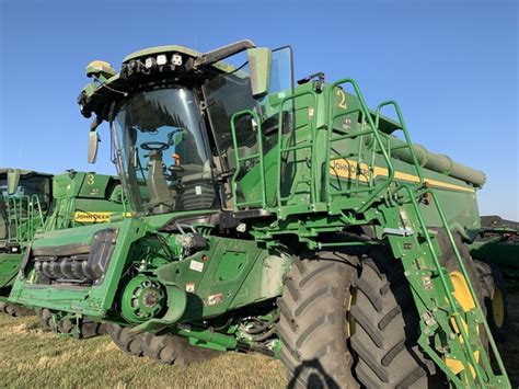 2022 John Deere X9 1000 Combines MachineFinder