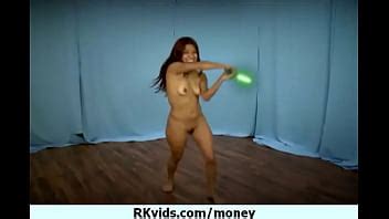 desesperada desnuda en público y folla para pagar el alquiler XVIDEOS