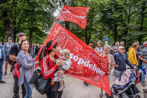 De Boeren Werden Naar Het Malieveld Gedirigeerd En Moesten Hun Peerden