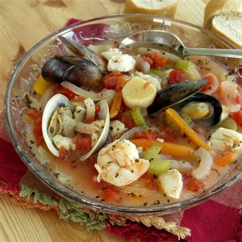 Seafood Cioppino Stew - An Easy One-Pot Soup - The Dinner-Mom