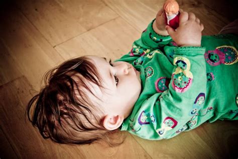 12 Milestones For Teaching Your Baby To Master The Art Of The Pincer Grasp