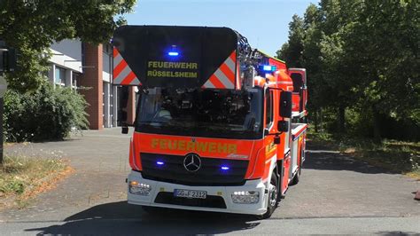 L Schzug Der Hauptamtlichen Wache Der Feuerwehr R Sselsheim Auf