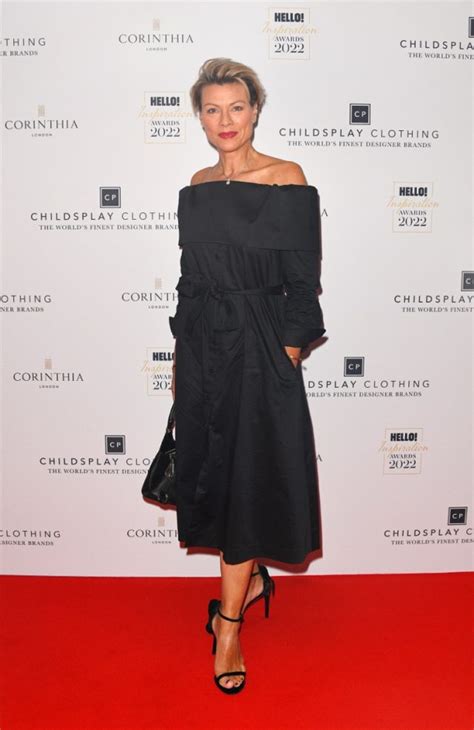 8 Hot Sexy Kate Silverton Bikini Pics