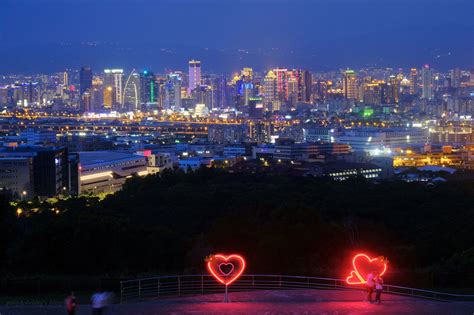 【台中】望高寮夜景公園：台中版函館夜景！日出跨年＆東海古堡鬼故事彙整 Share看視界