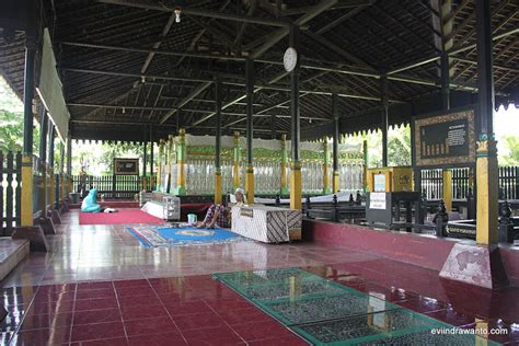 Foto Foto Makam Sultan Suriansyah Wisata Alam Budaya Indonesia Dan Dunia