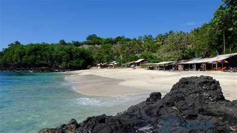 Mengagumi Keindahan Pantai Bias Tugel Satu Lagi Surga Tersembunyi Di