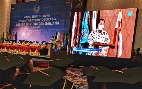 Hadapi Dunia Kerja Pembina Yayasan Beri Pesan Khusus Bagi 549