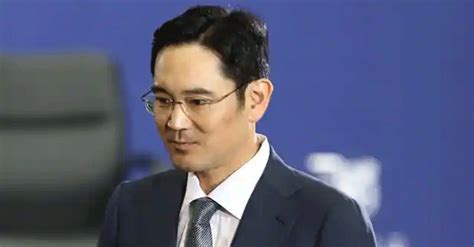 Samsung founder's grandson takes over as chairman