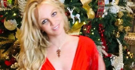 Britney Spears Posts Completely Naked Selfie As She Embraces Free