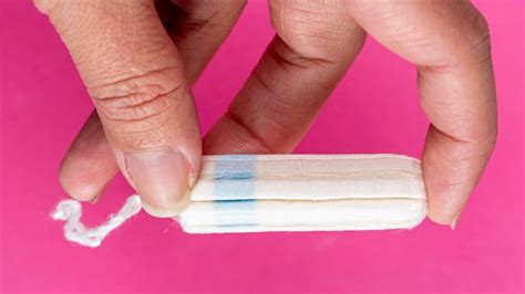 How To Use A Tampon During Menstruation This National Tampon Day