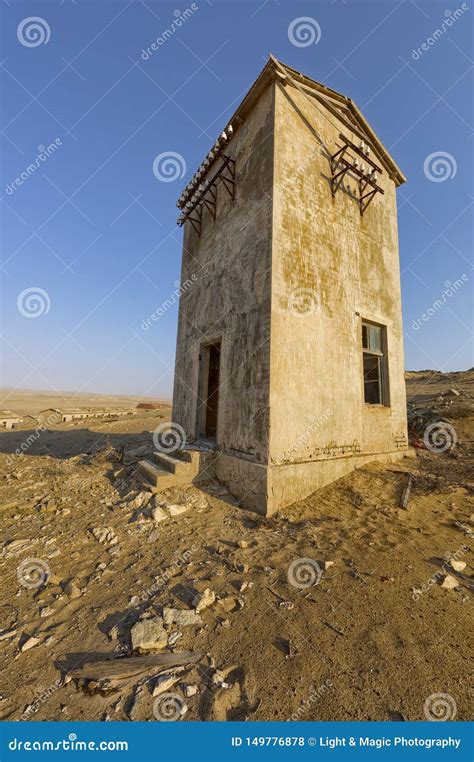 Edificio Abandonado En El Desierto Namibia Foto De Archivo Imagen De