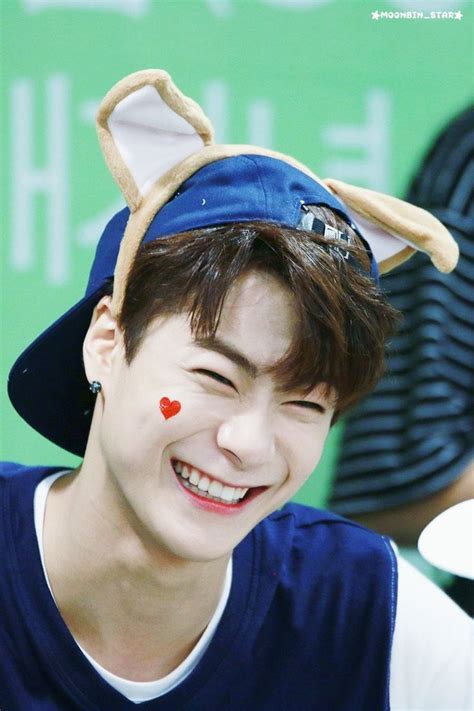 OMG HIS SMILE 💙💙 Happy B-Day MOONBIN | Kpop