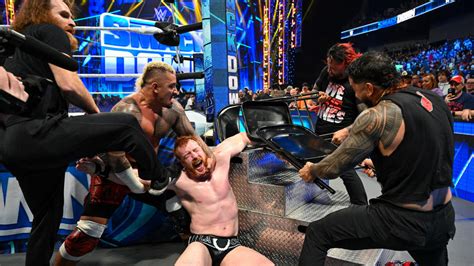 Sheamus lesionado após ataque da Bloodline