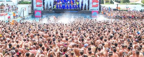 워터파크 파티 Circuit Barcelona 2024의 게이 댄스 파티 Travel Gay