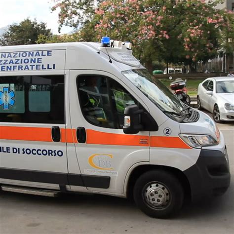 Perde Il Controllo Del Camion E Si Scontra Con Un Escavatore Morto Un