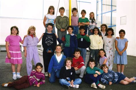 Photo de classe Cm1 de 1987 Ecole Primaire Jean Jaurès Copains d avant