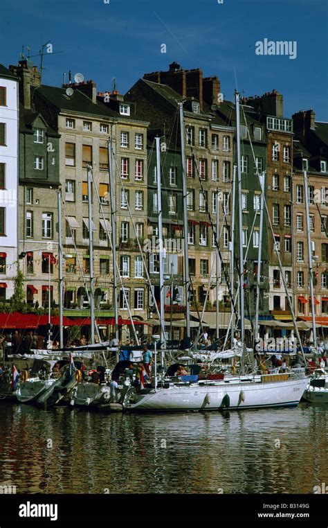 Peintres honfleur Banque de photographies et dimages à haute