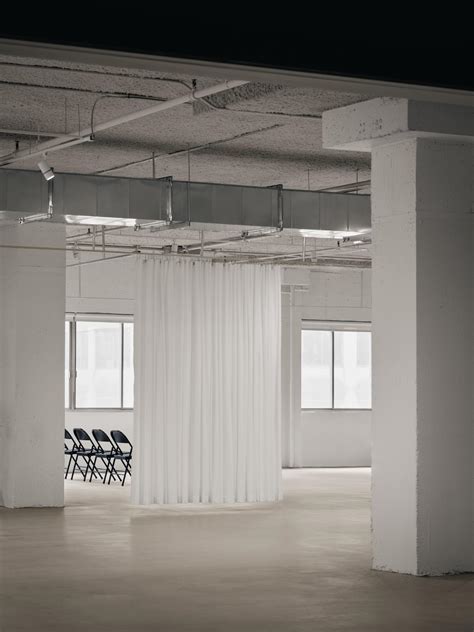 Atelier Barda architecture, Alex Lesage · SSENSE headquarters · Divisare