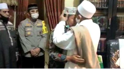 Akhir Video Viral Cekcok Pria Berjubah Putih Dan Satpol Pp Habib Umar